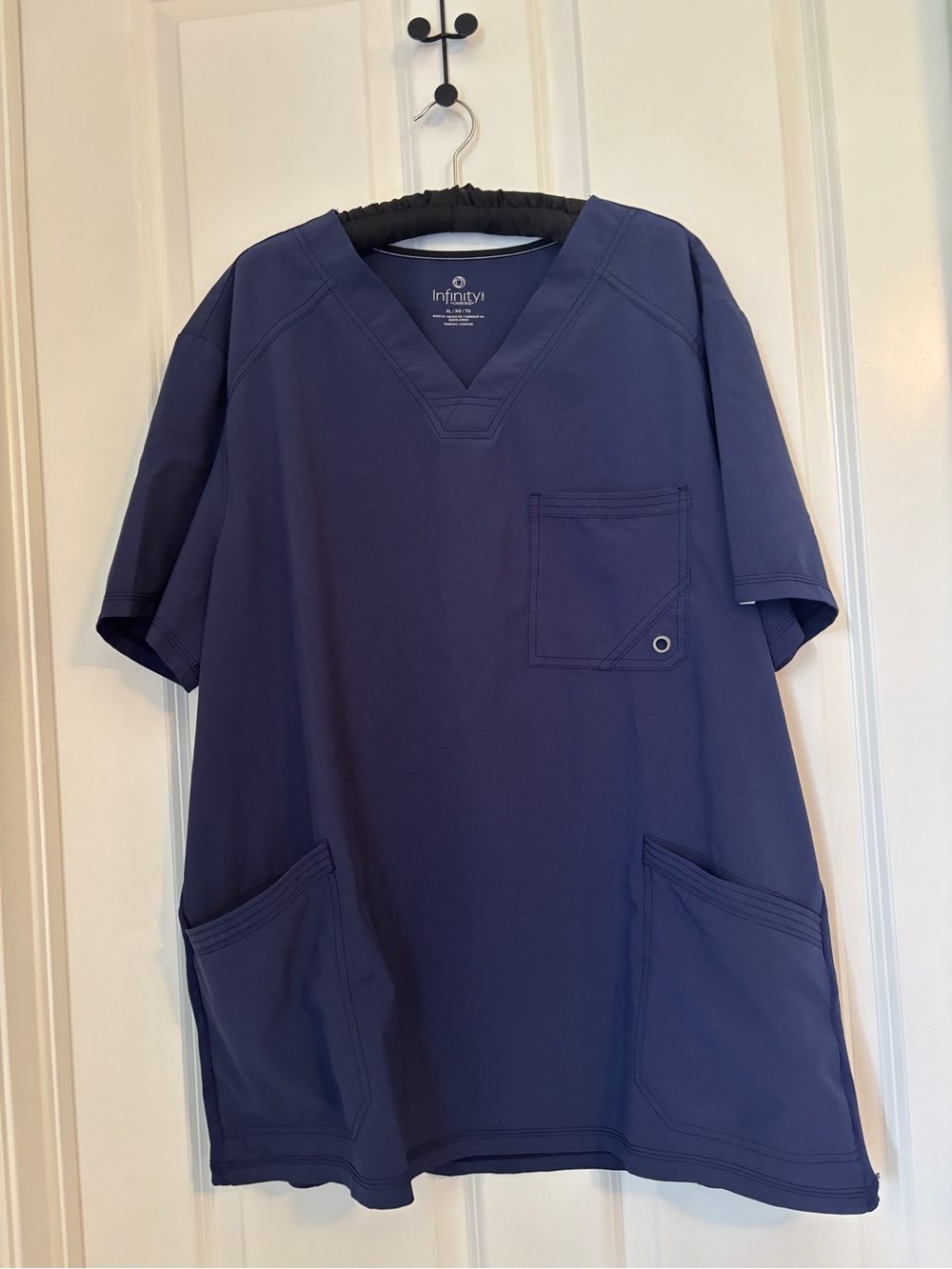 INFINITY Men’s Deep Navy V-Neck Short Sleeve Scrub Top.  Size XL